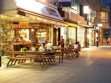 judi-castille-frankfurt-streets