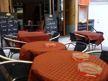 judi-castille-vienna-cafe-life